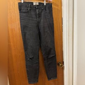 Everlane Women’s Dark Gray Skinny Jeans